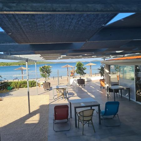 Apartments Lord Pirovac Bagian luar foto
