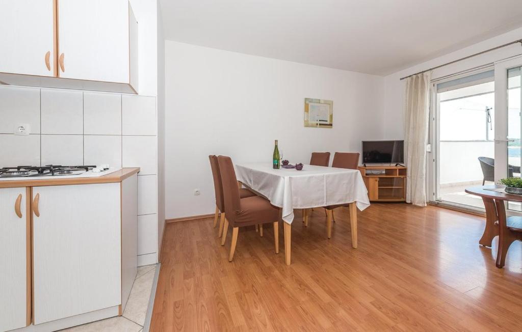 Apartments Lord Pirovac Bagian luar foto