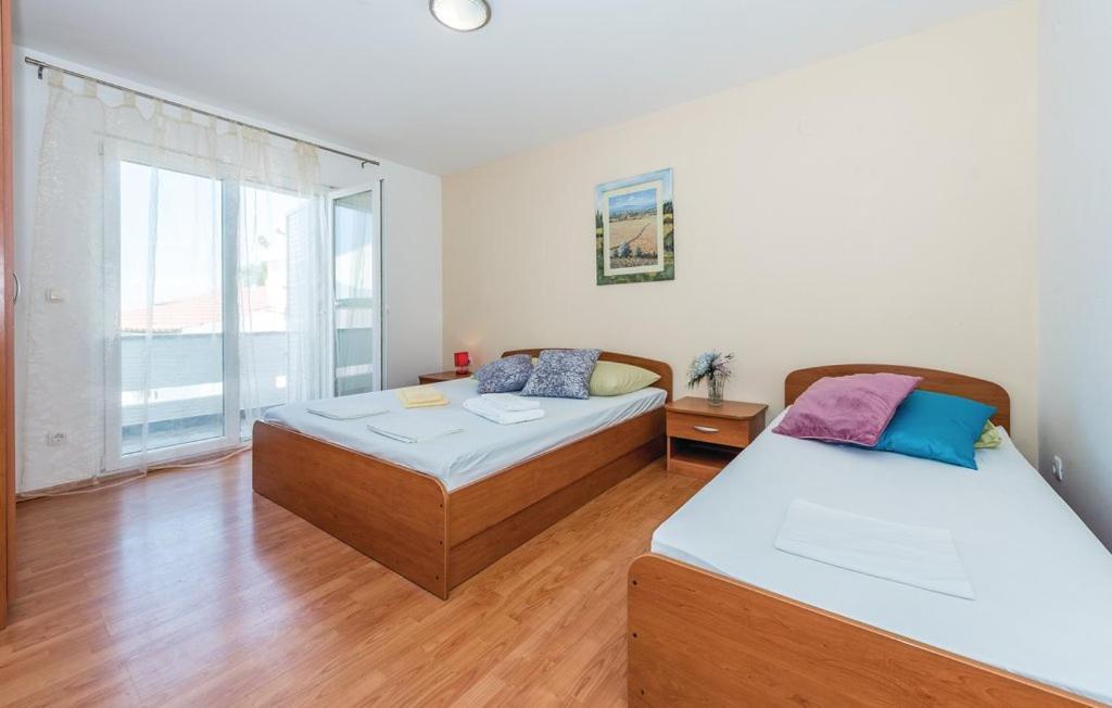 Apartments Lord Pirovac Bagian luar foto