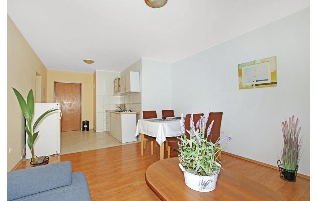 Apartments Lord Pirovac Bagian luar foto