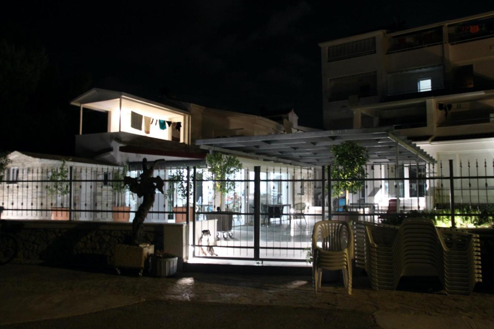Apartments Lord Pirovac Bagian luar foto