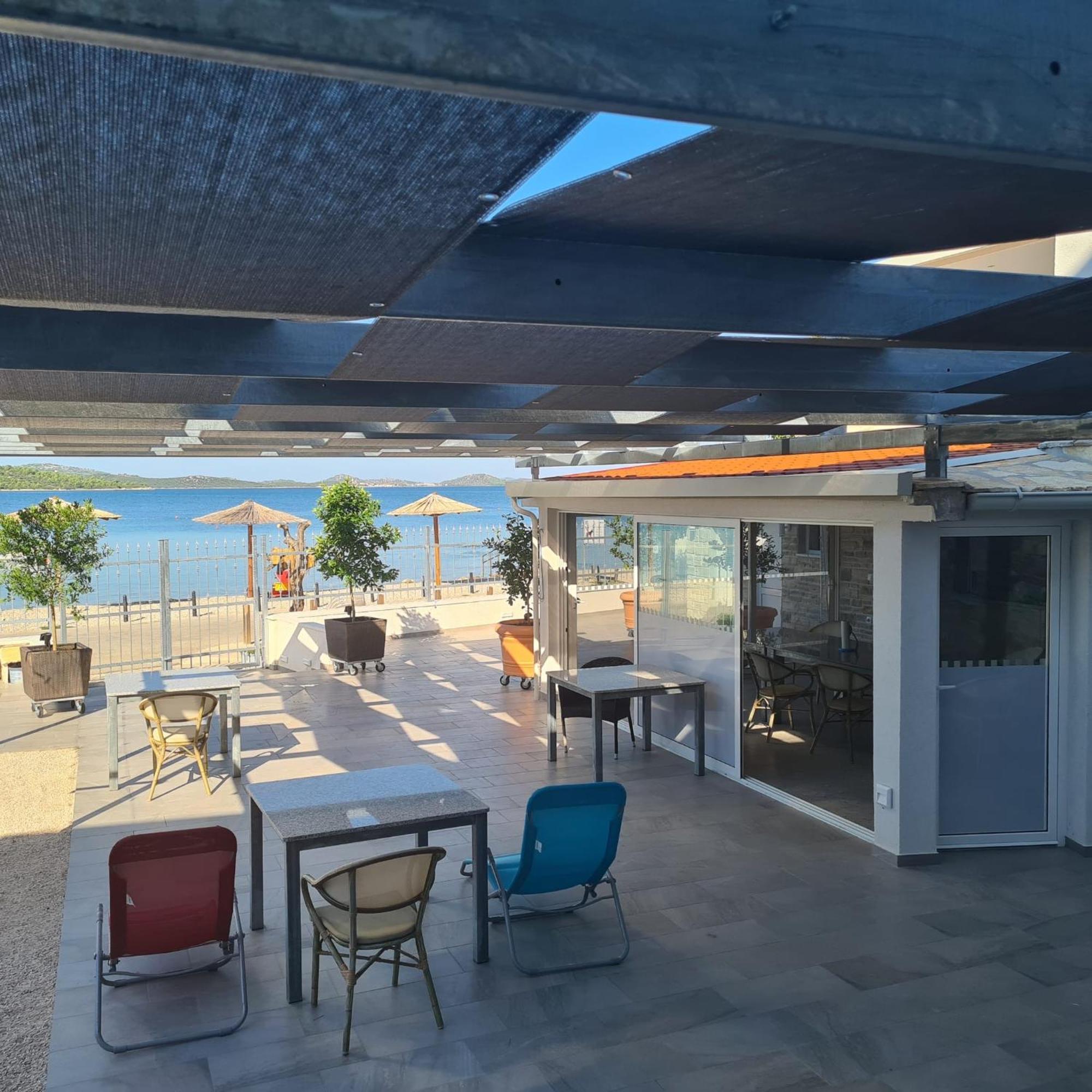 Apartments Lord Pirovac Bagian luar foto
