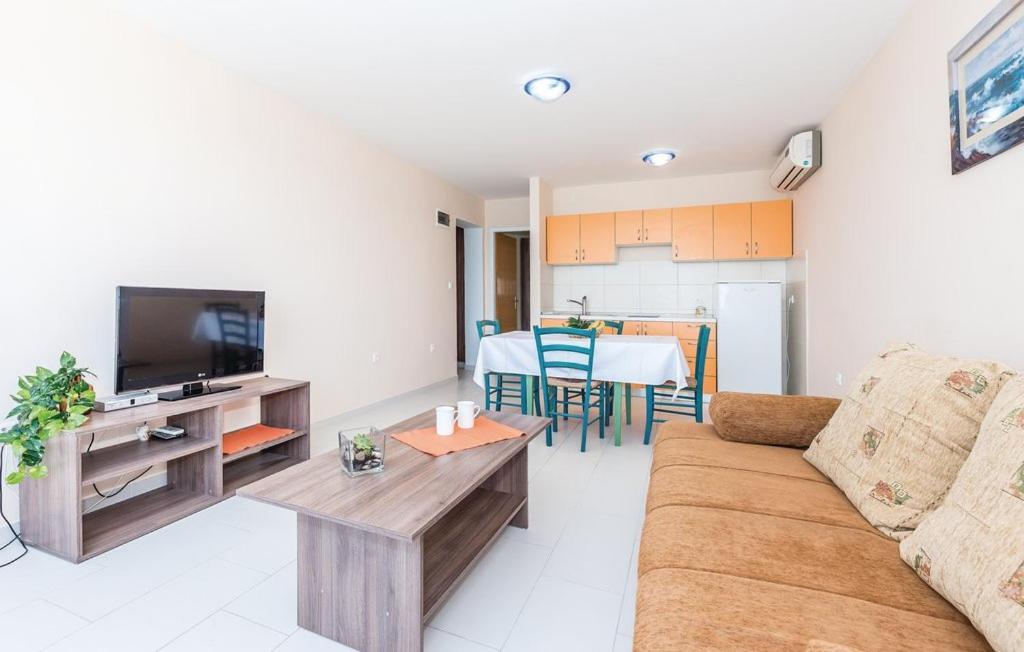 Apartments Lord Pirovac Bagian luar foto
