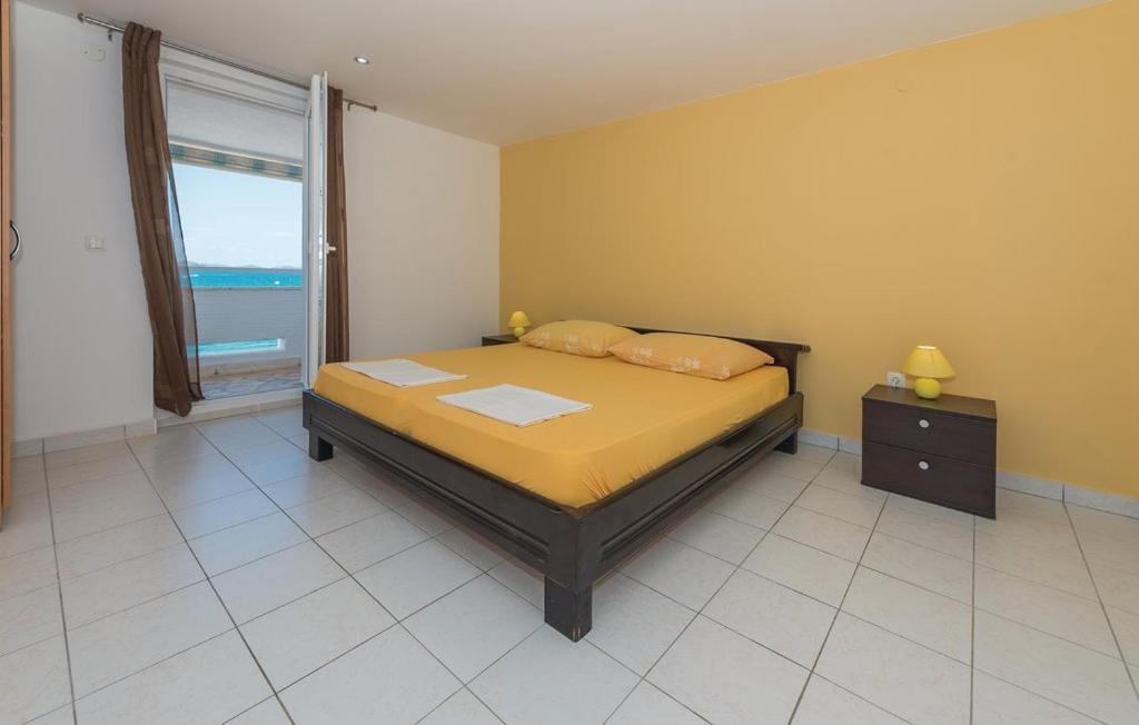 Apartments Lord Pirovac Bagian luar foto